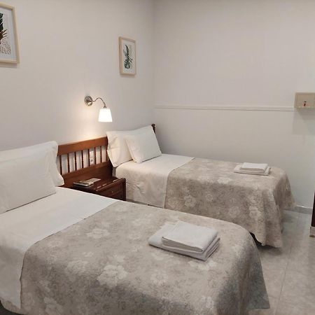 Hostal Dulcinea Hotel Madrid Bagian luar foto