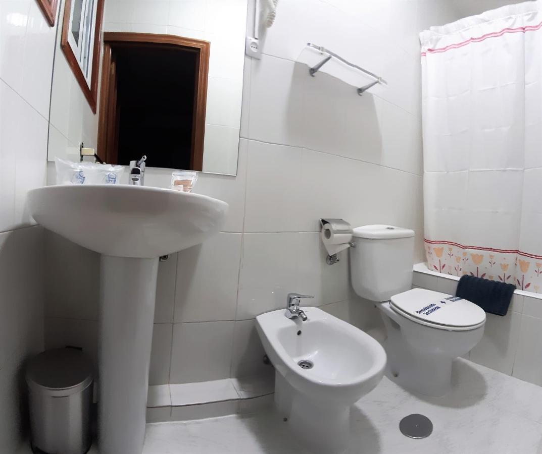 Hostal Dulcinea Hotel Madrid Bagian luar foto