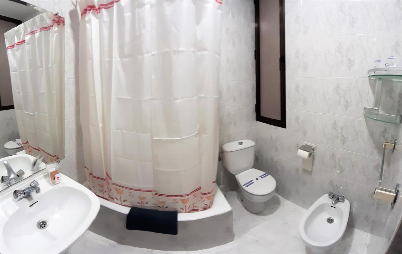 Hostal Dulcinea Madrid Bagian luar foto