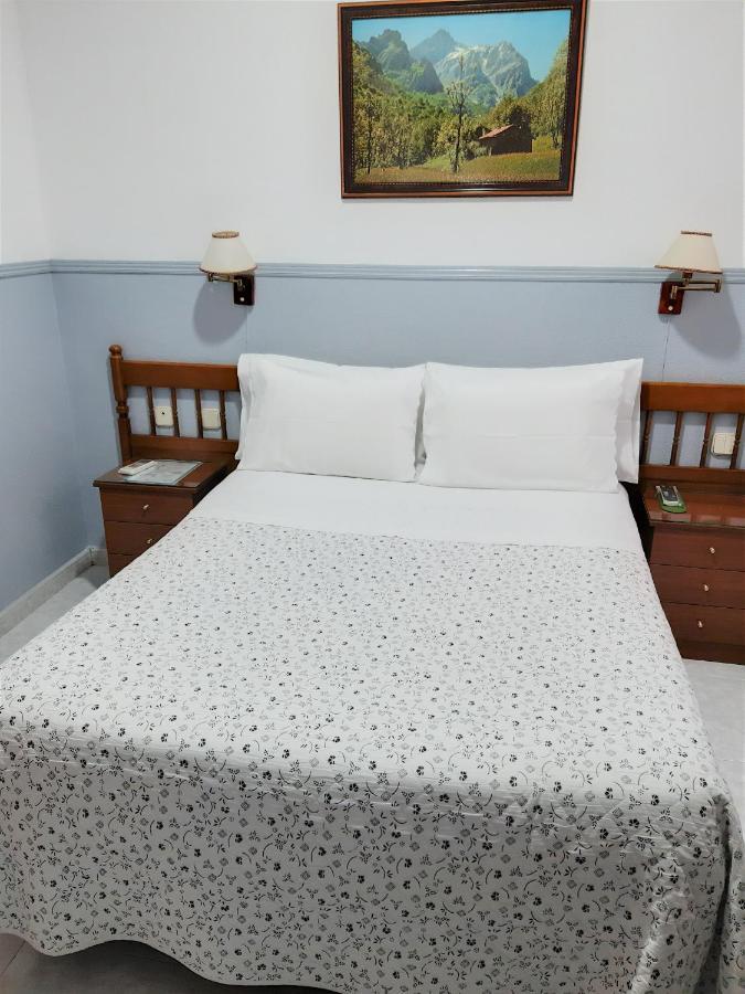 Hostal Dulcinea Hotel Madrid Bagian luar foto