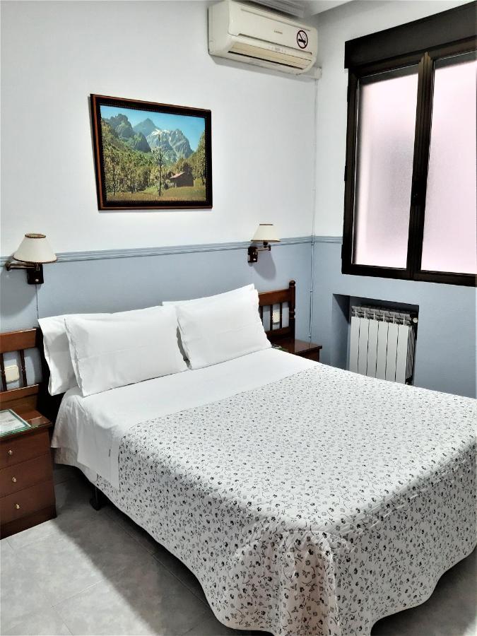 Hostal Dulcinea Hotel Madrid Bagian luar foto