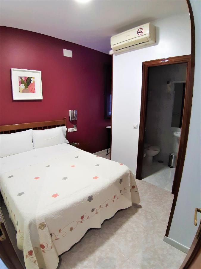 Hostal Dulcinea Hotel Madrid Bagian luar foto