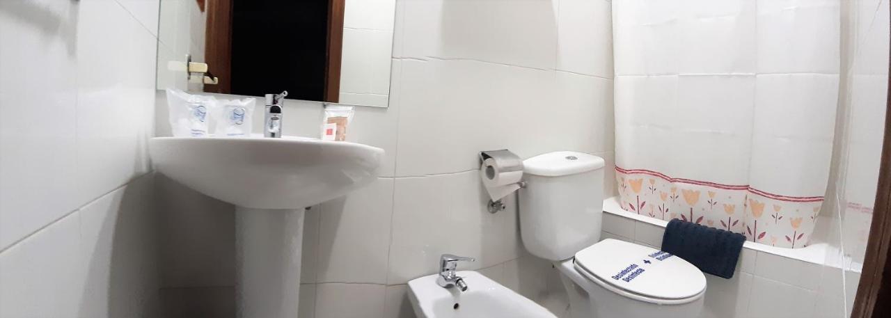 Hostal Dulcinea Madrid Bagian luar foto