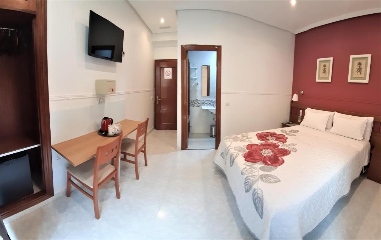 Hostal Dulcinea Hotel Madrid Bagian luar foto