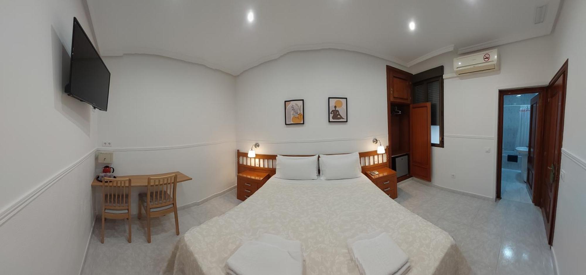 Hostal Dulcinea Hotel Madrid Bagian luar foto