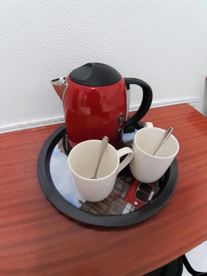 Hostal Dulcinea Madrid Bagian luar foto