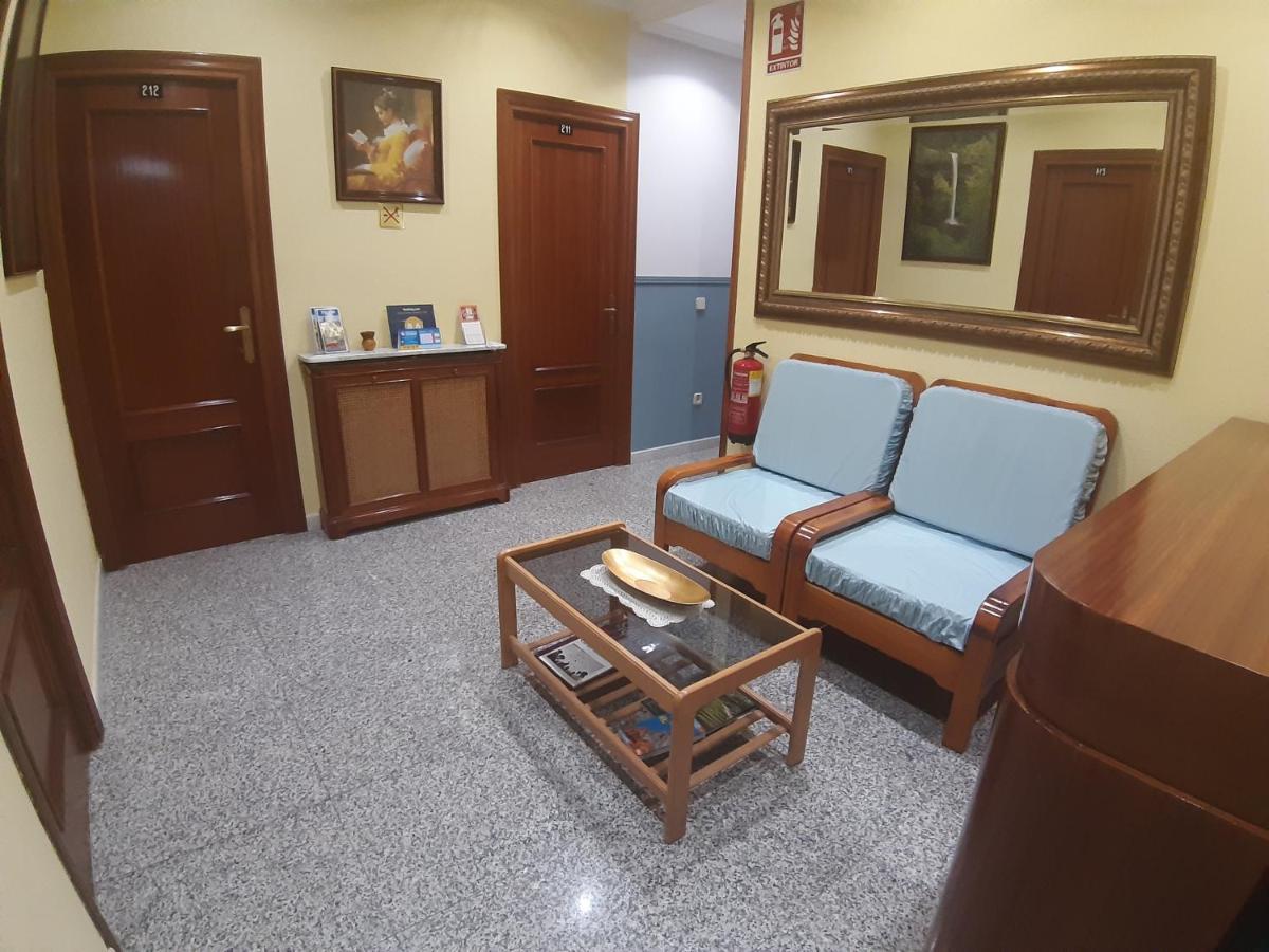 Hostal Dulcinea Hotel Madrid Bagian luar foto