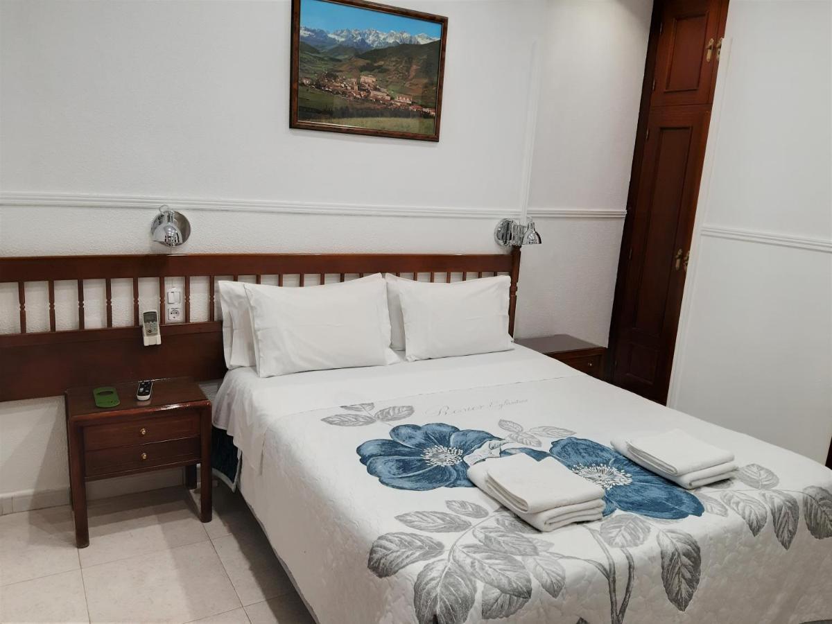 Hostal Dulcinea Hotel Madrid Bagian luar foto