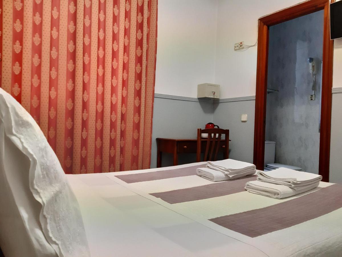 Hostal Dulcinea Hotel Madrid Bagian luar foto