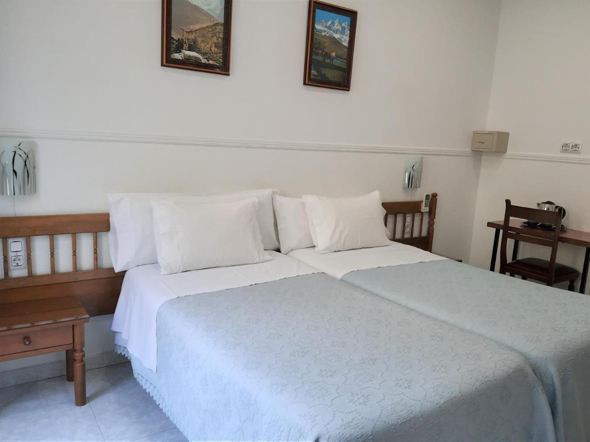 Hostal Dulcinea Hotel Madrid Bagian luar foto